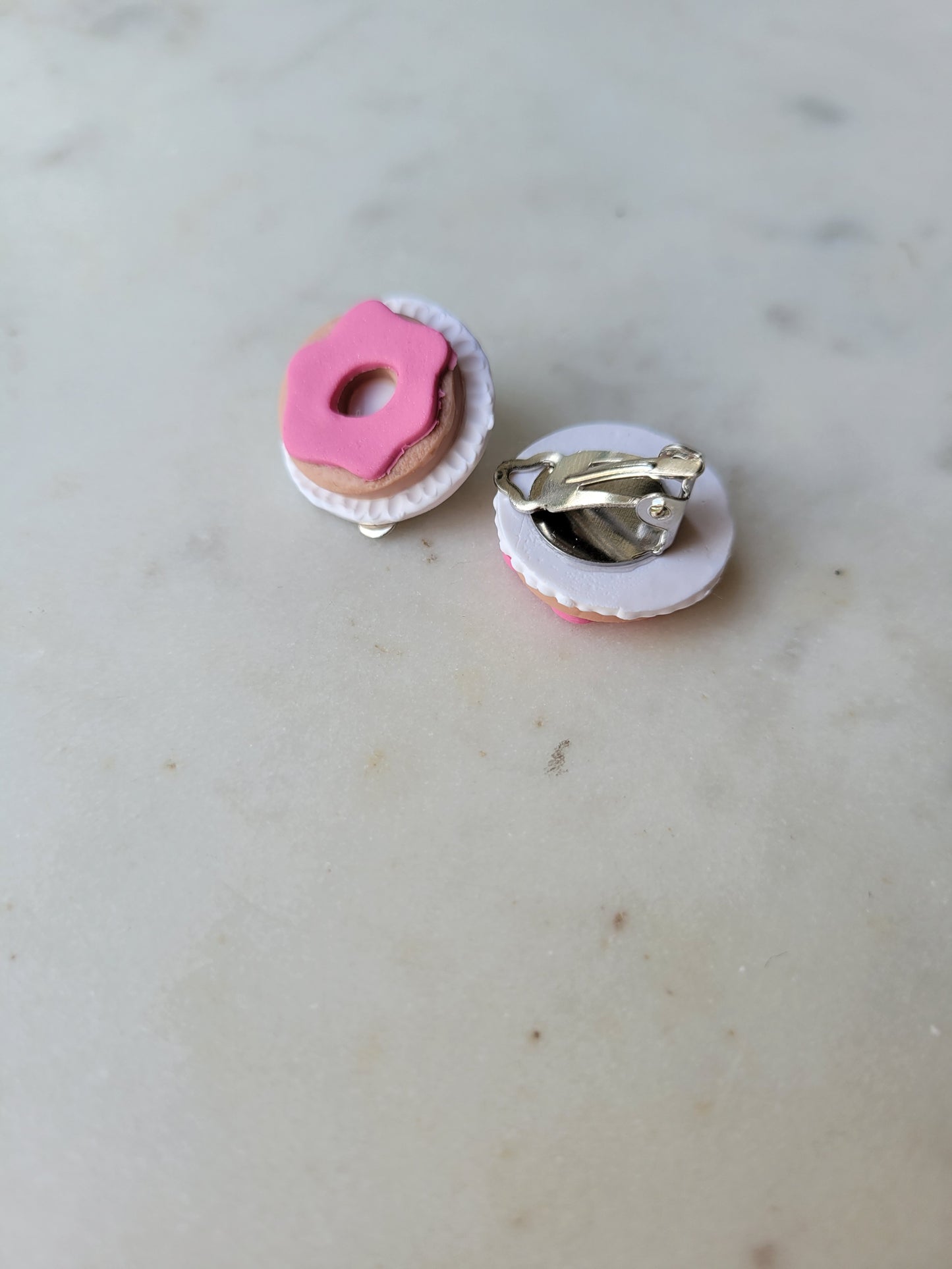 Clip On Donuts