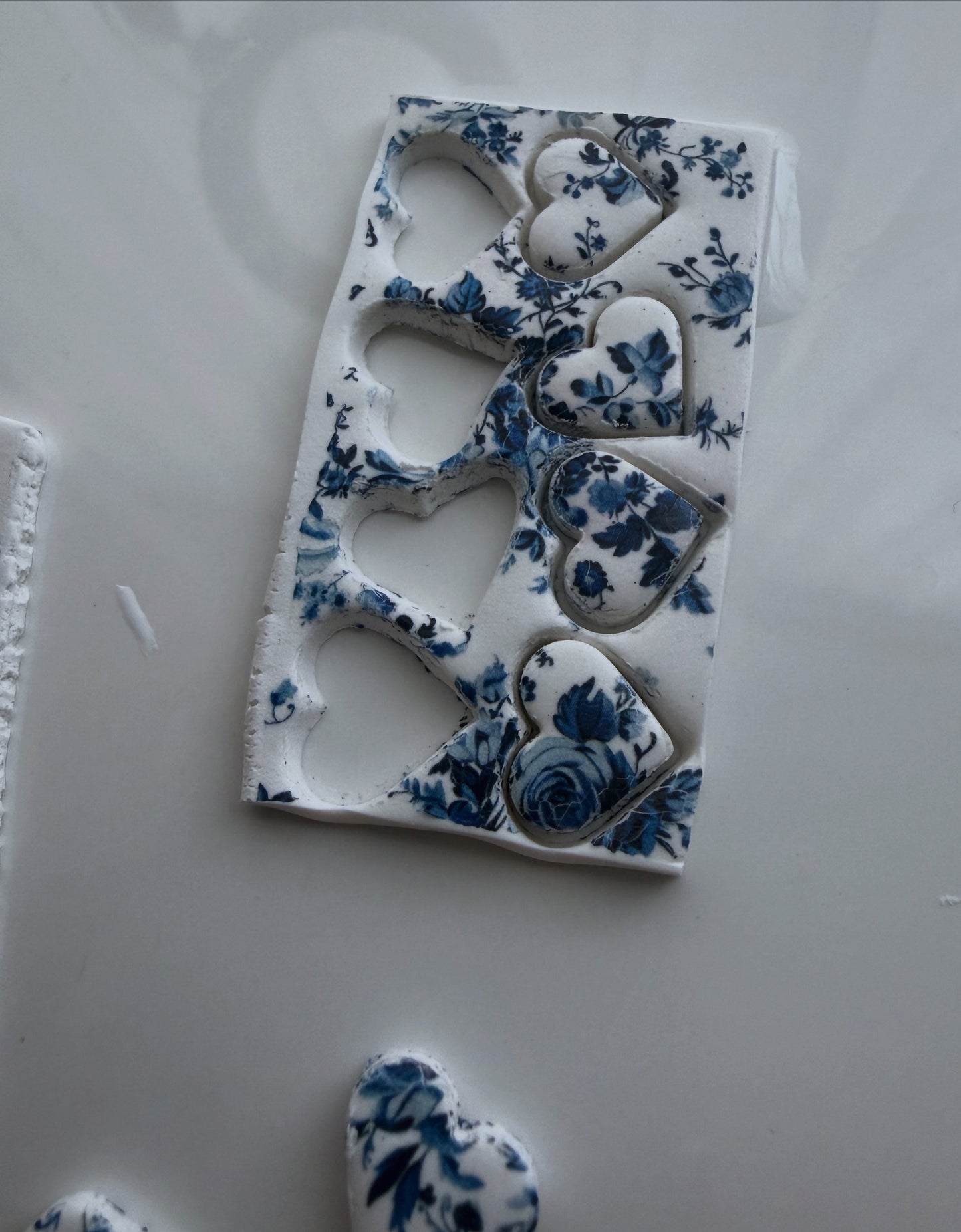 Heart Studs : Blue & White