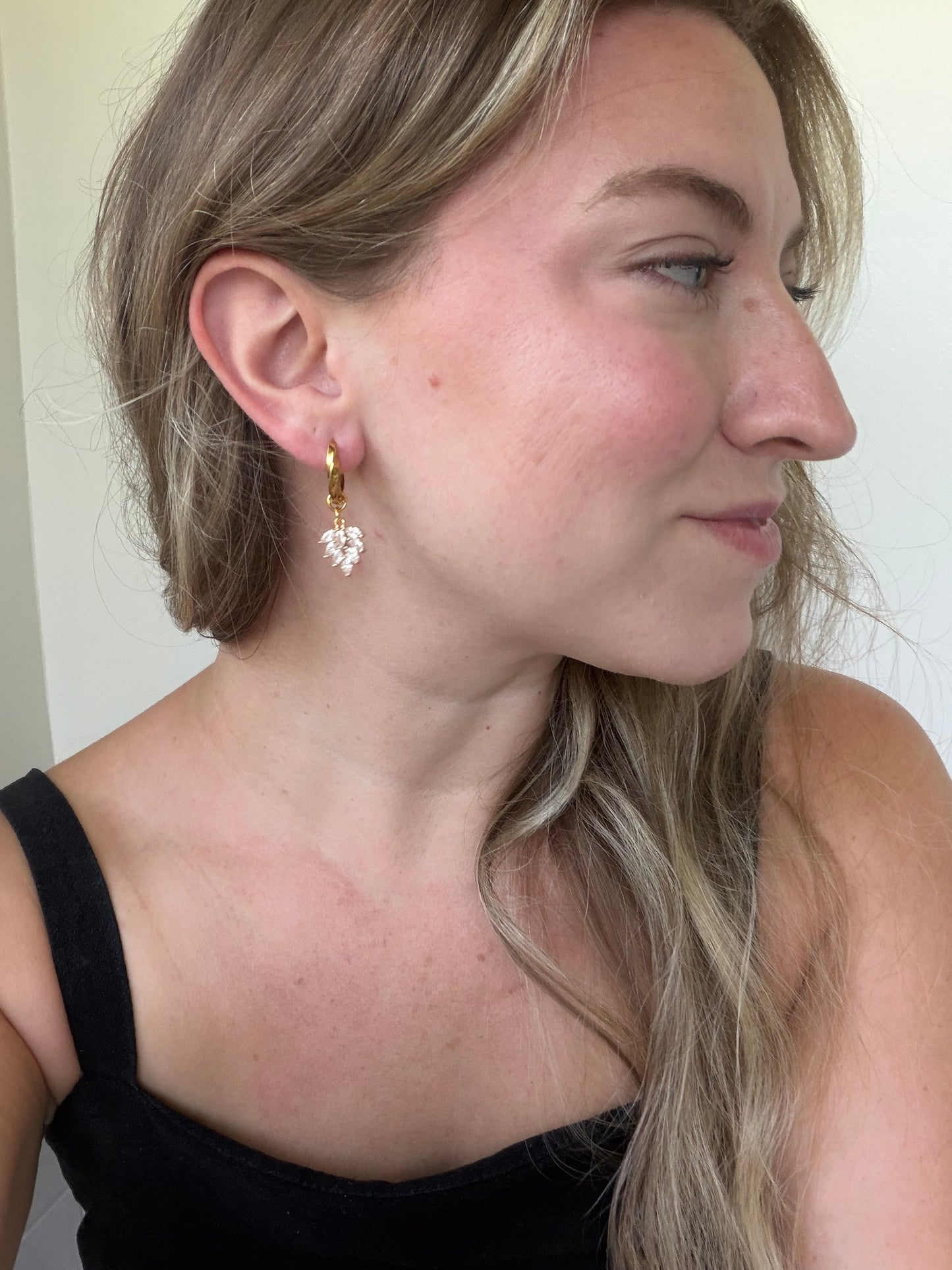 Bee, Pearl & Crystal : Delta Charm