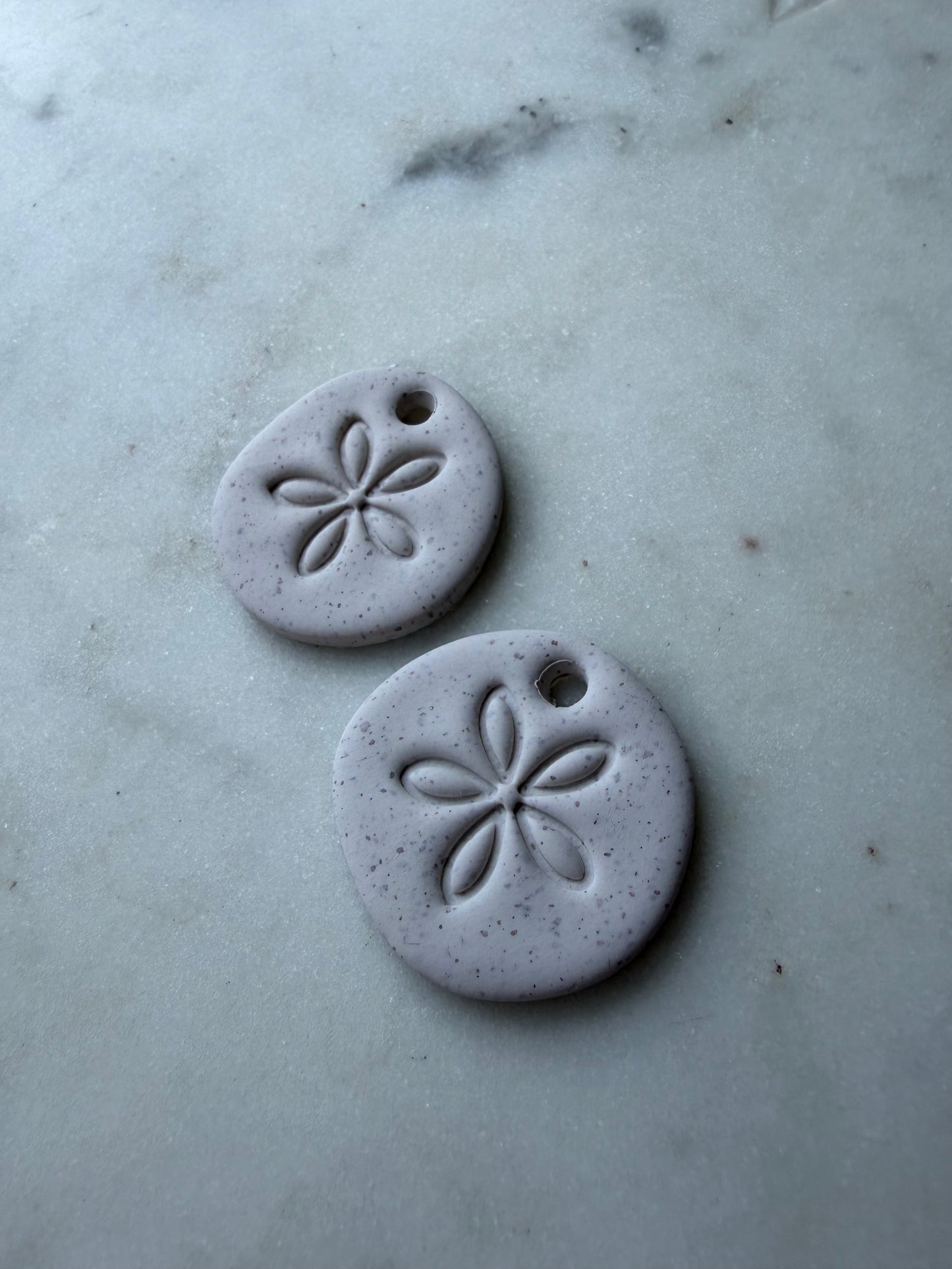 Sand Dollar : Delta Charms