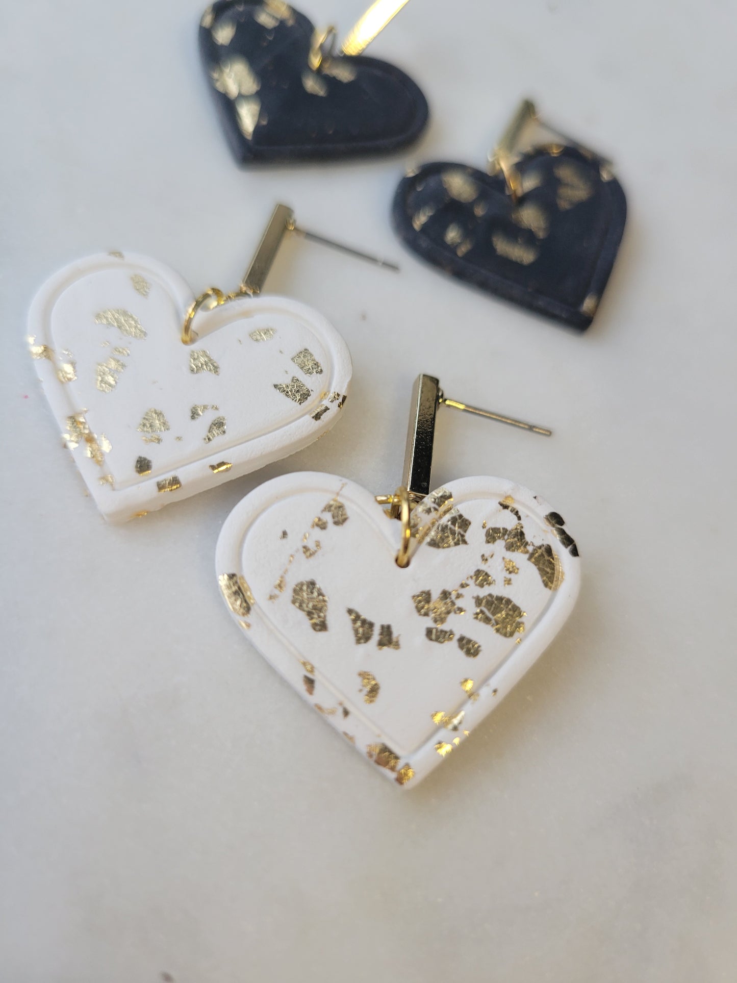 Heartdrop: Black or White