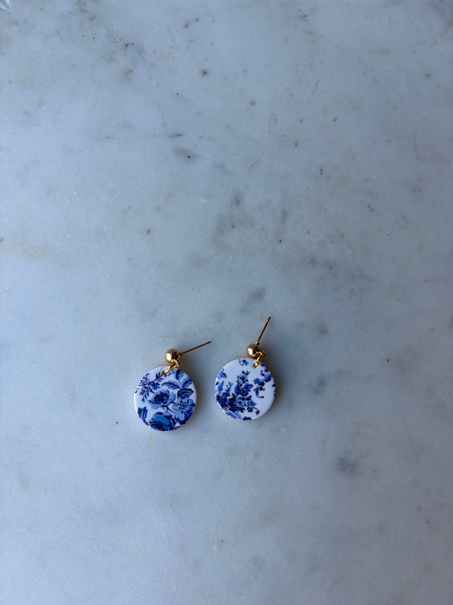 Millie : Blue and White