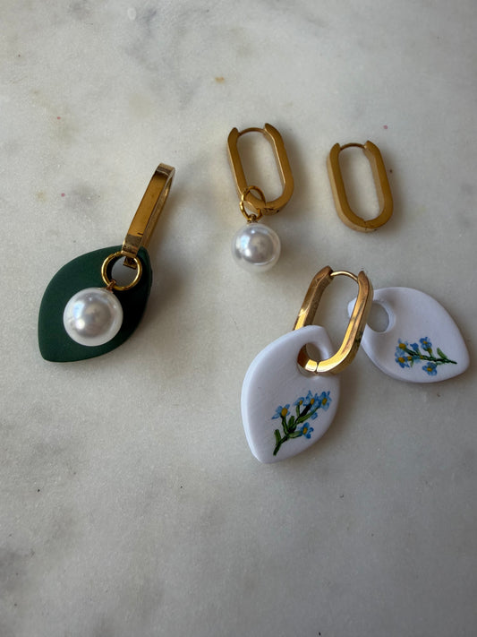 Bee, Pearl & Crystal : Delta Charm