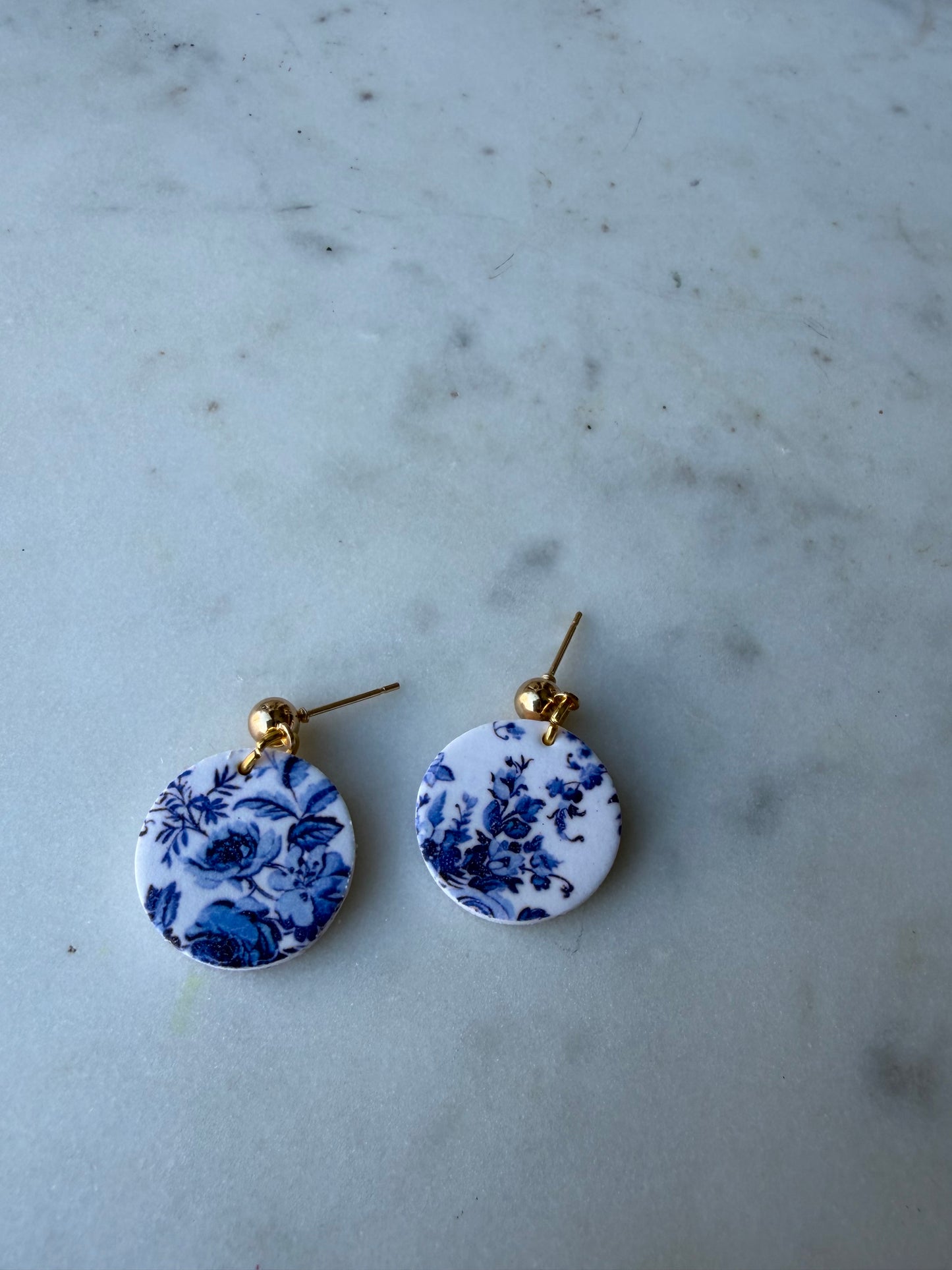 Millie : Blue and White