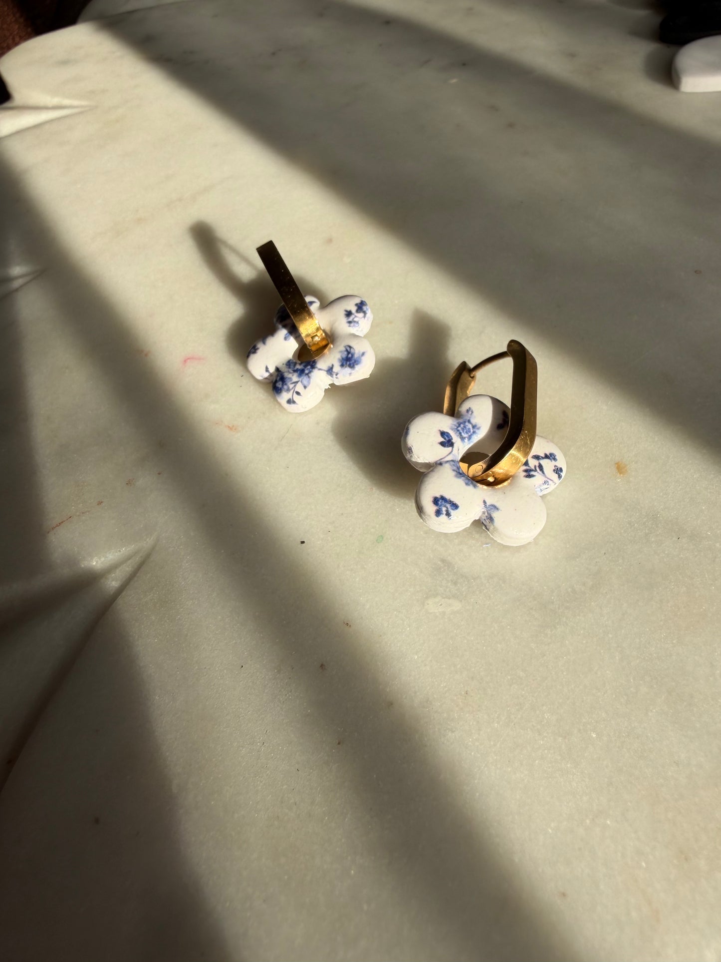 Blue & White : Delta Charms