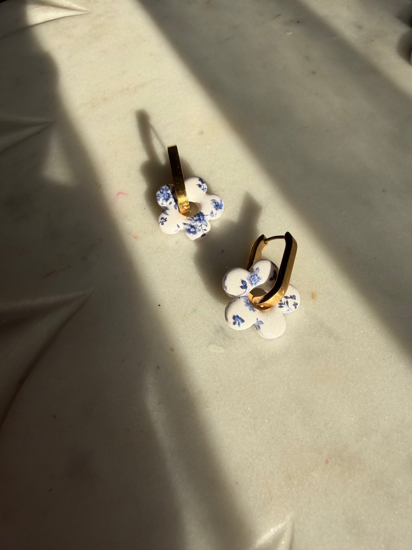 Blue & White : Delta Charms