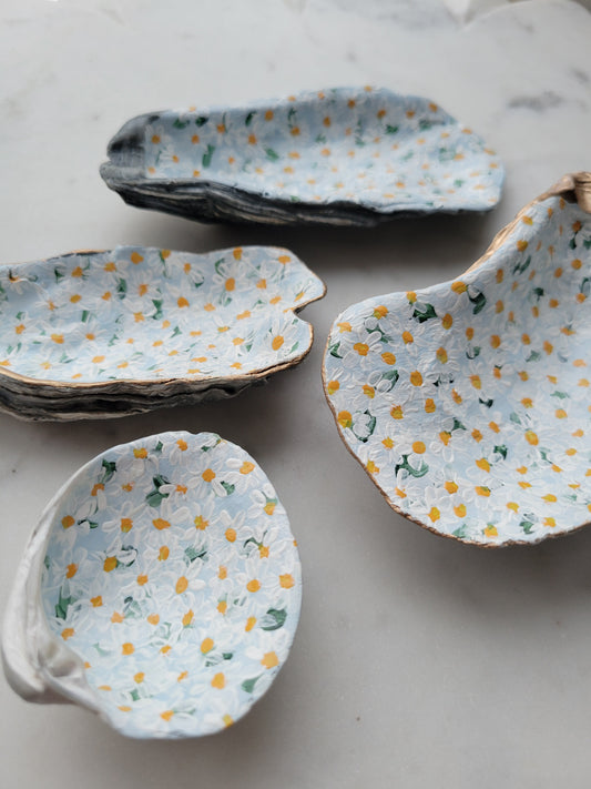 Daisy: Oyster Shell Catch-All Dish (Natural Edge)