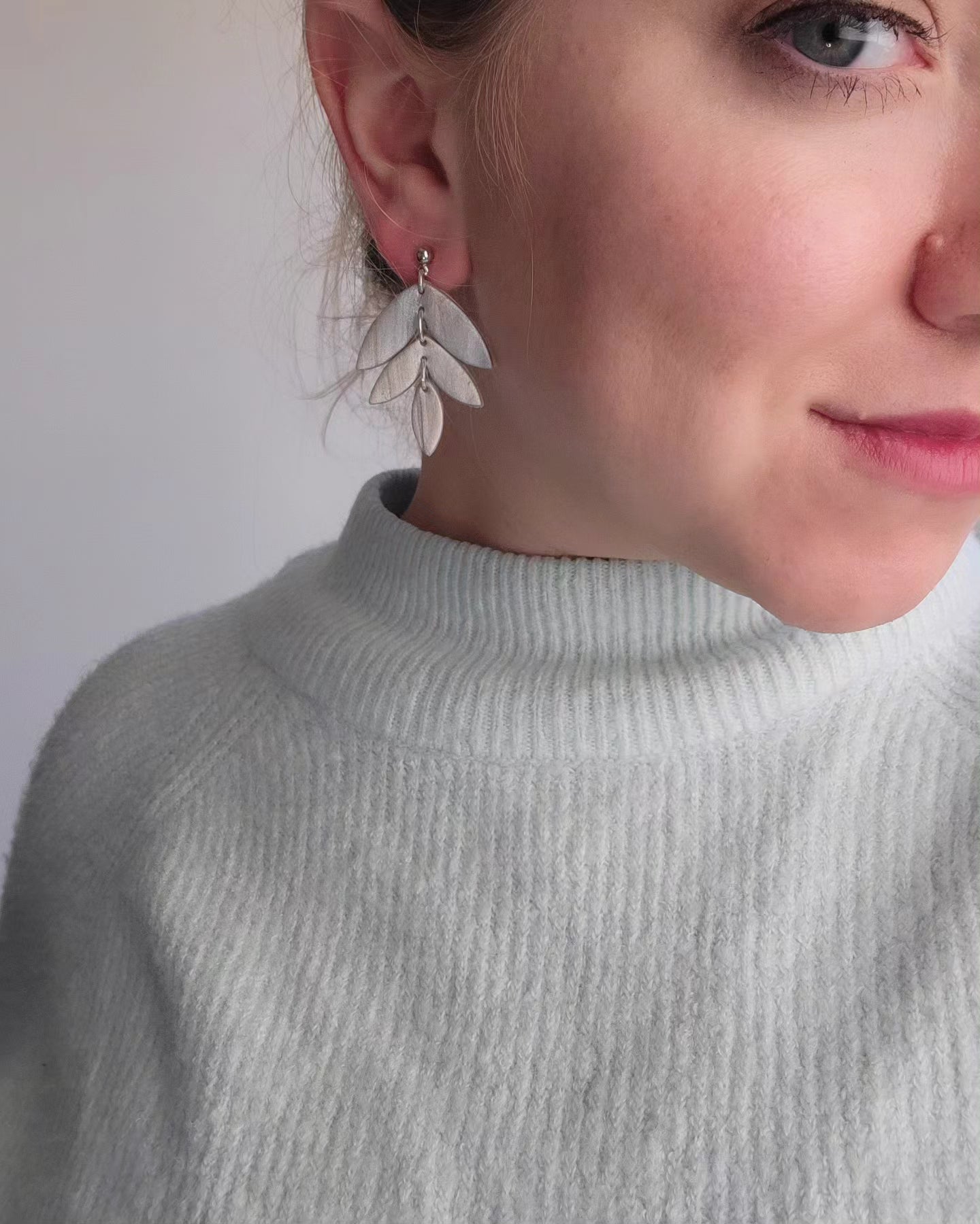 Chloe: Blue and White [Very Limited]